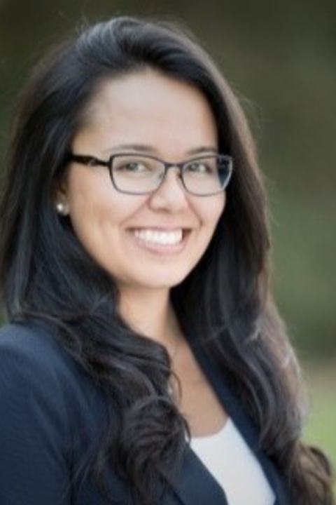 Cintia H.D. Sagawa